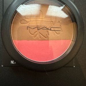 MAC Cosmetics x RIRI Hibiscus Kiss Bronzer Limited Edition Brand New 🌺